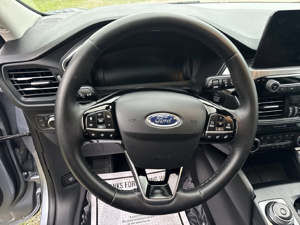 Used 2022 Ford Escape Titanium AWD/4WD image 11