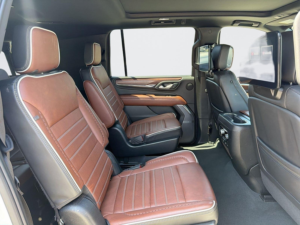 Used 2023 GMC Yukon XL Denali Ultimate AWD/4WD image 33