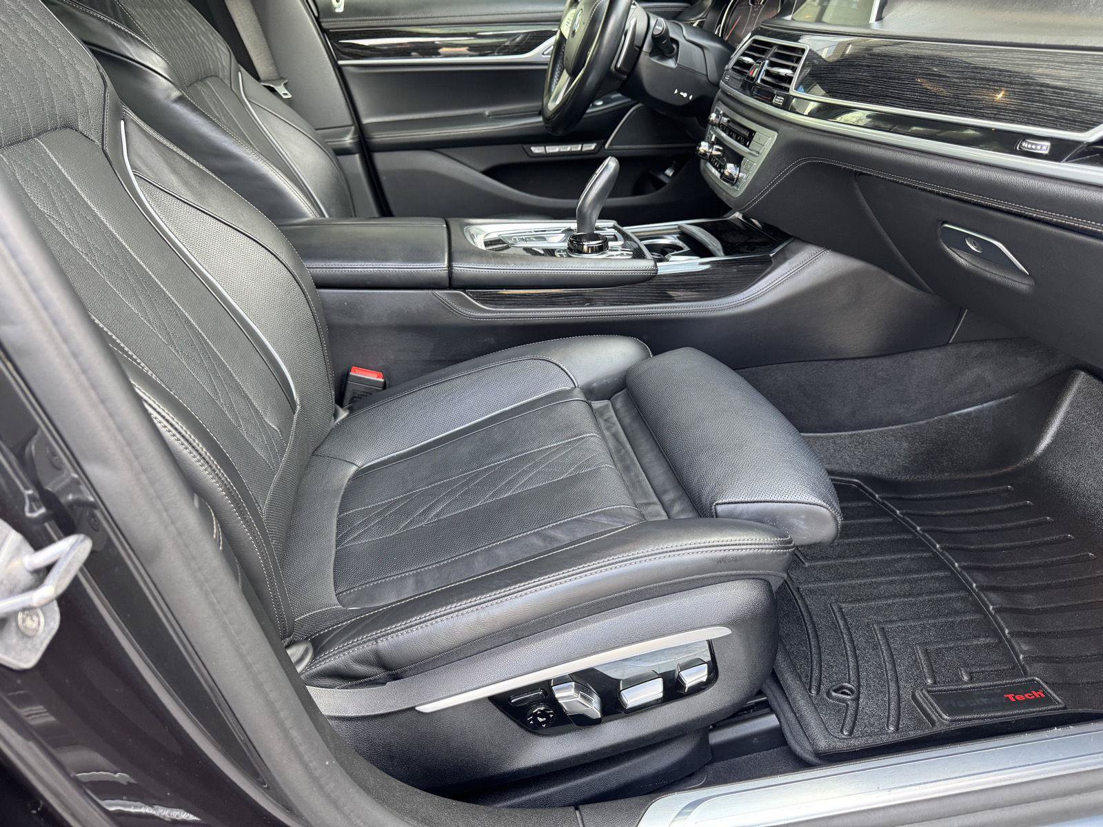 Used 2016 BMW 750i xDrive AWD/4WD image 19