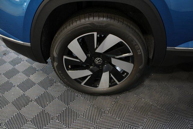 New 2025 Volkswagen Atlas Cross Sport SEL image 24