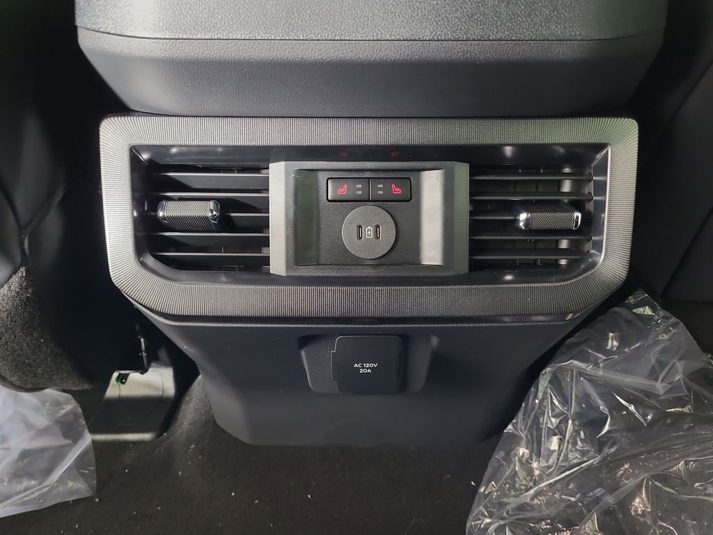 New 2026 Ford F350 Platinum w/ Tremor Off-Road Package image 18