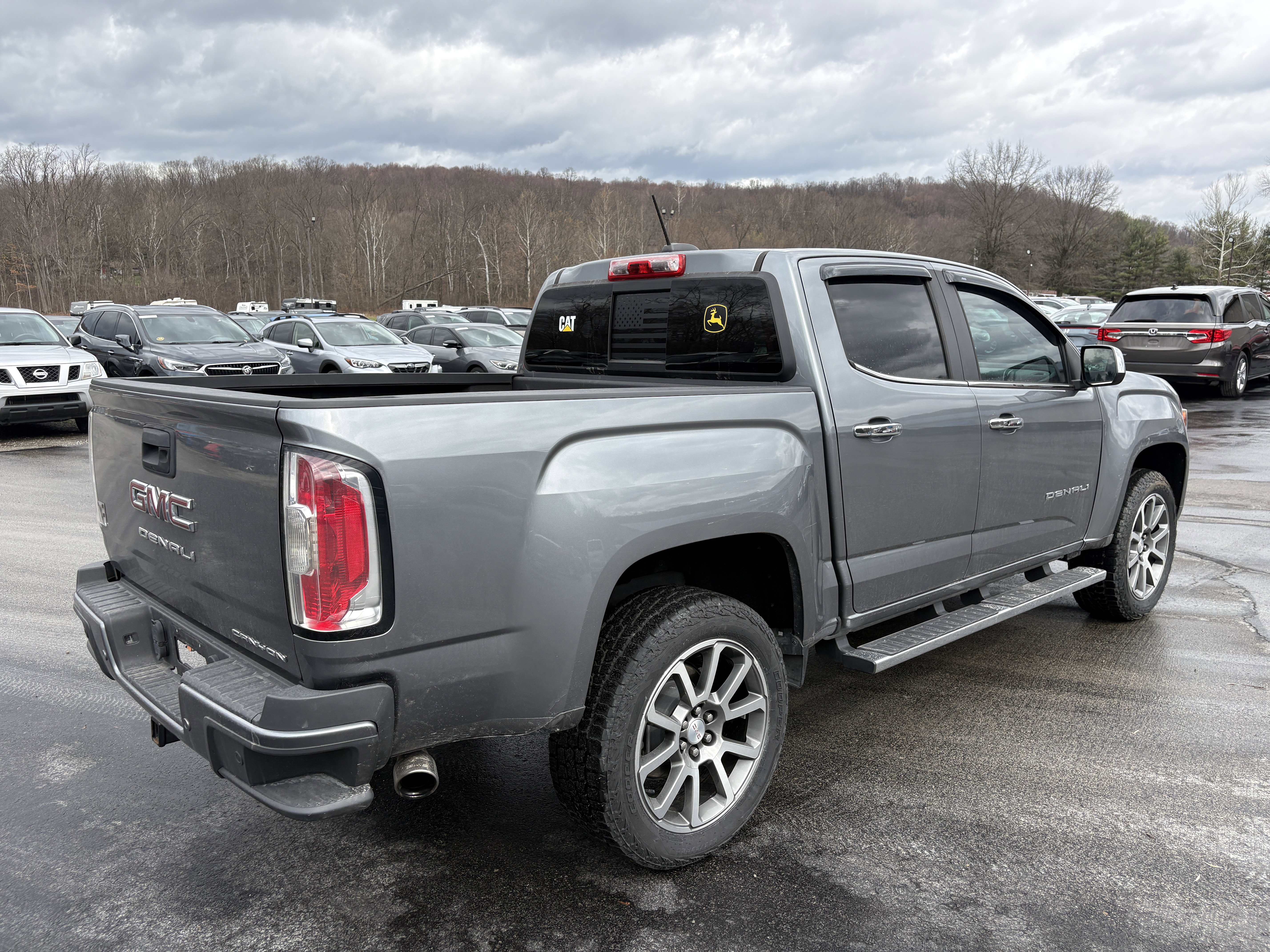 Used 2021 GMC Canyon Denali image 3