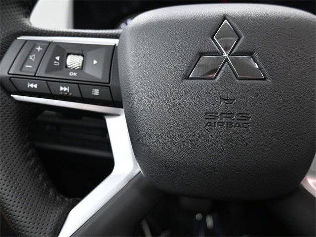 New 2025 Mitsubishi Outlander SE image 26