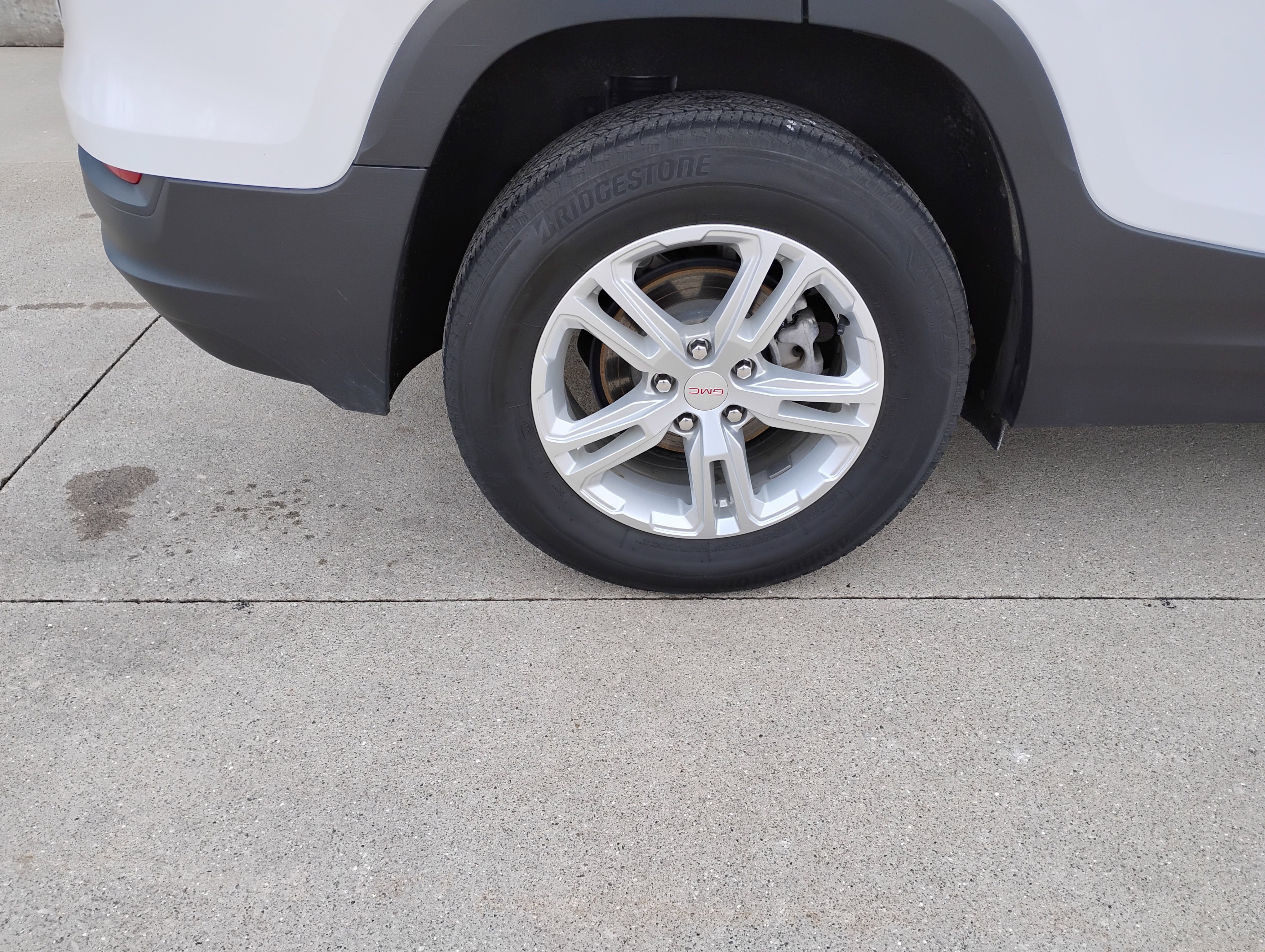 Used 2023 GMC Terrain SLE image 23