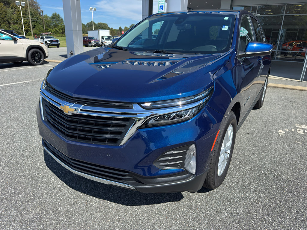 Used 2022 Chevrolet Equinox LT image 2