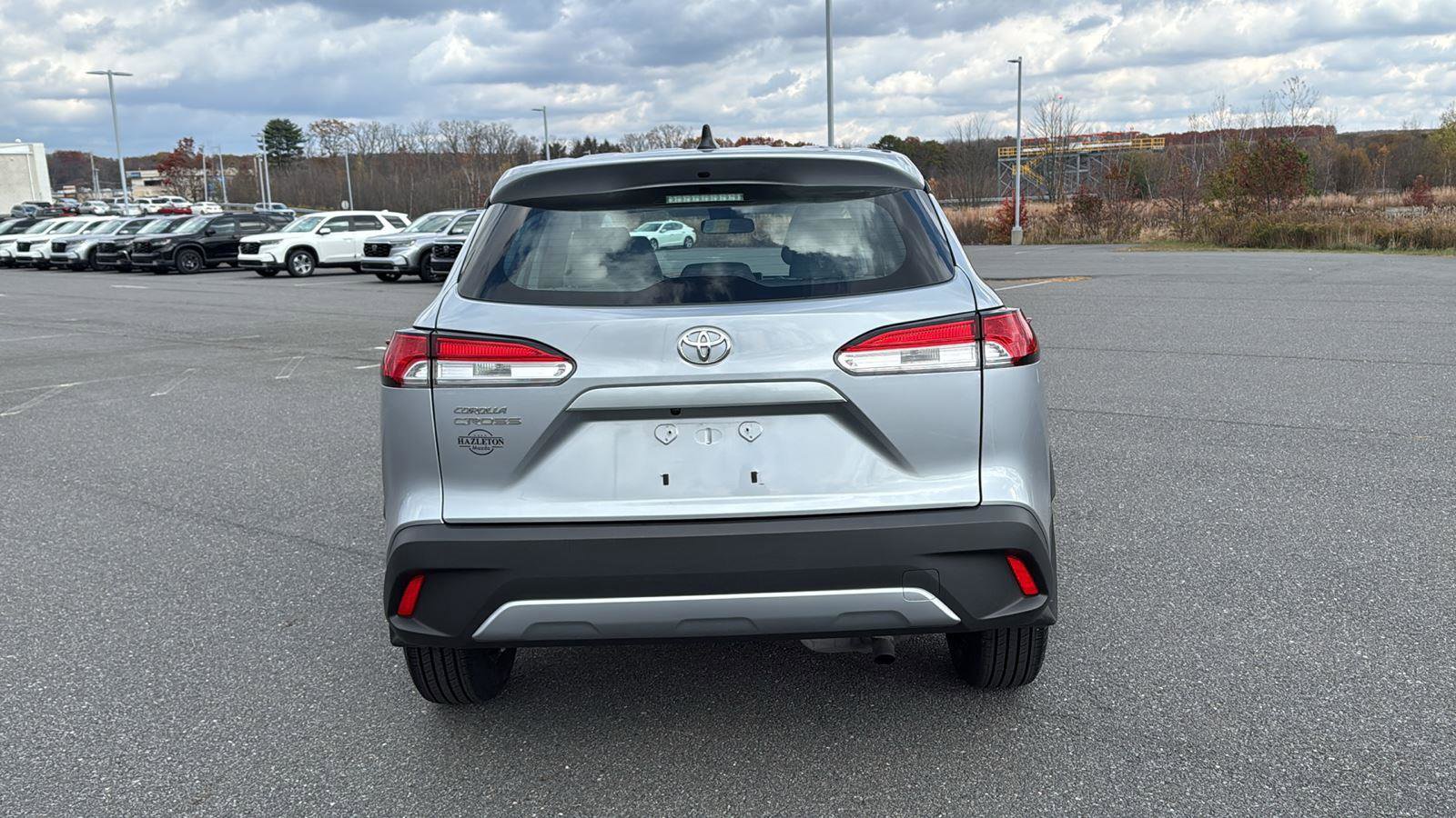 Used 2022 Toyota Corolla Cross L image 8