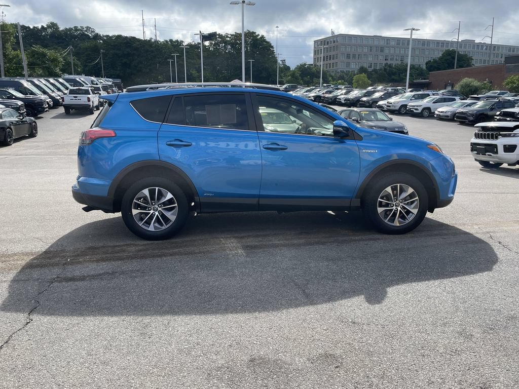 Certified 2018 Toyota RAV4 LE AWD/4WD image 7