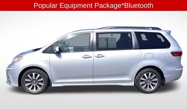 Used 2020 Toyota Sienna XLE w/ XLE Navigation Package image 2