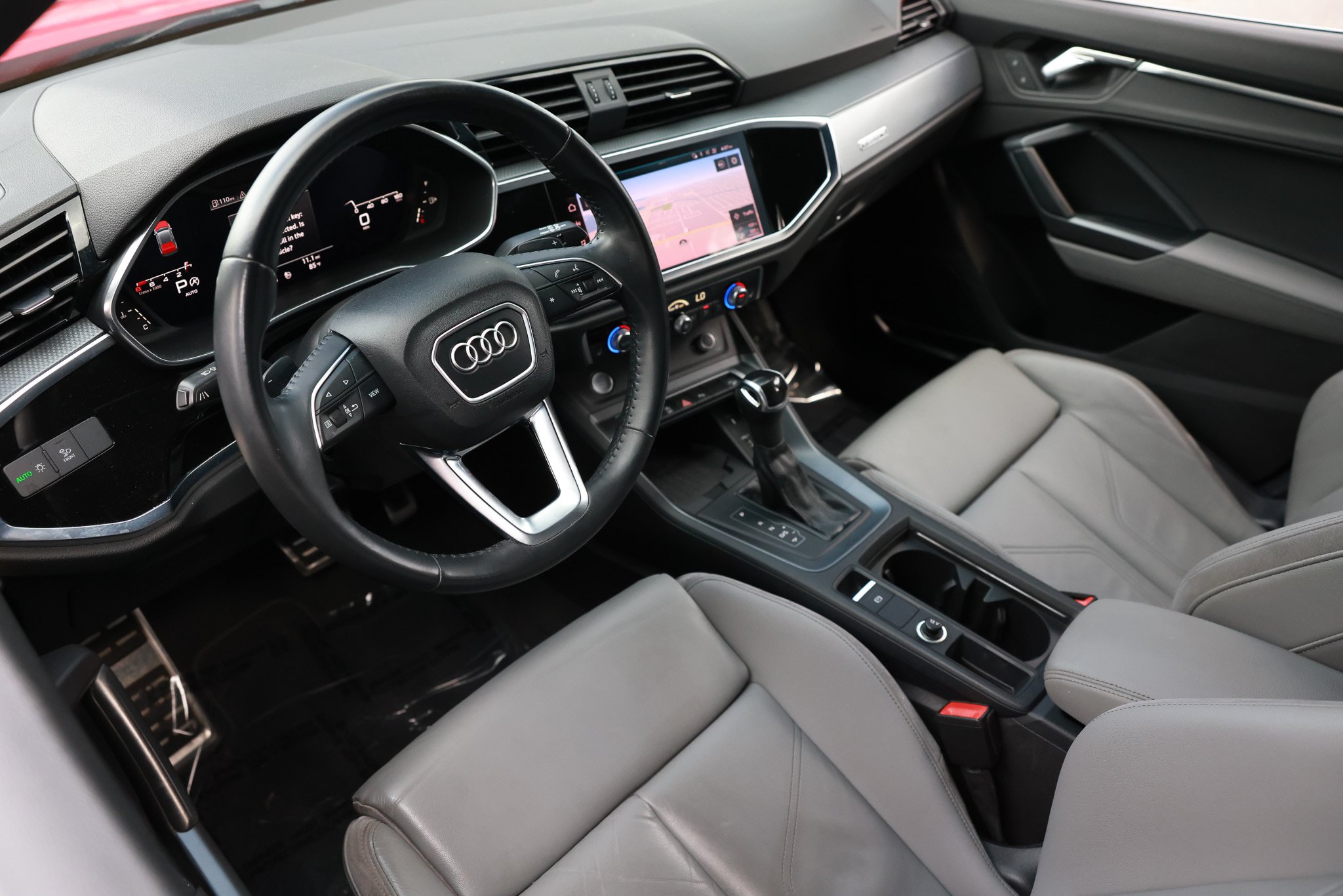 Used 2020 Audi Q3 2.0T Premium Plus w/ Premium Plus Package AWD/4WD image 6