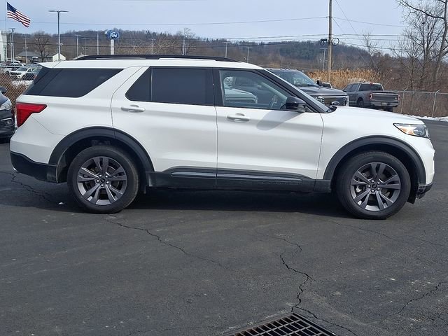 Used 2023 Ford Explorer XLT w/ Equipment Group 202A image 12
