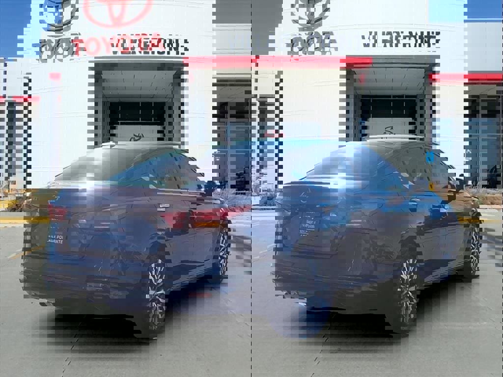 Used 2024 Nissan Altima 2.5 SV image 6