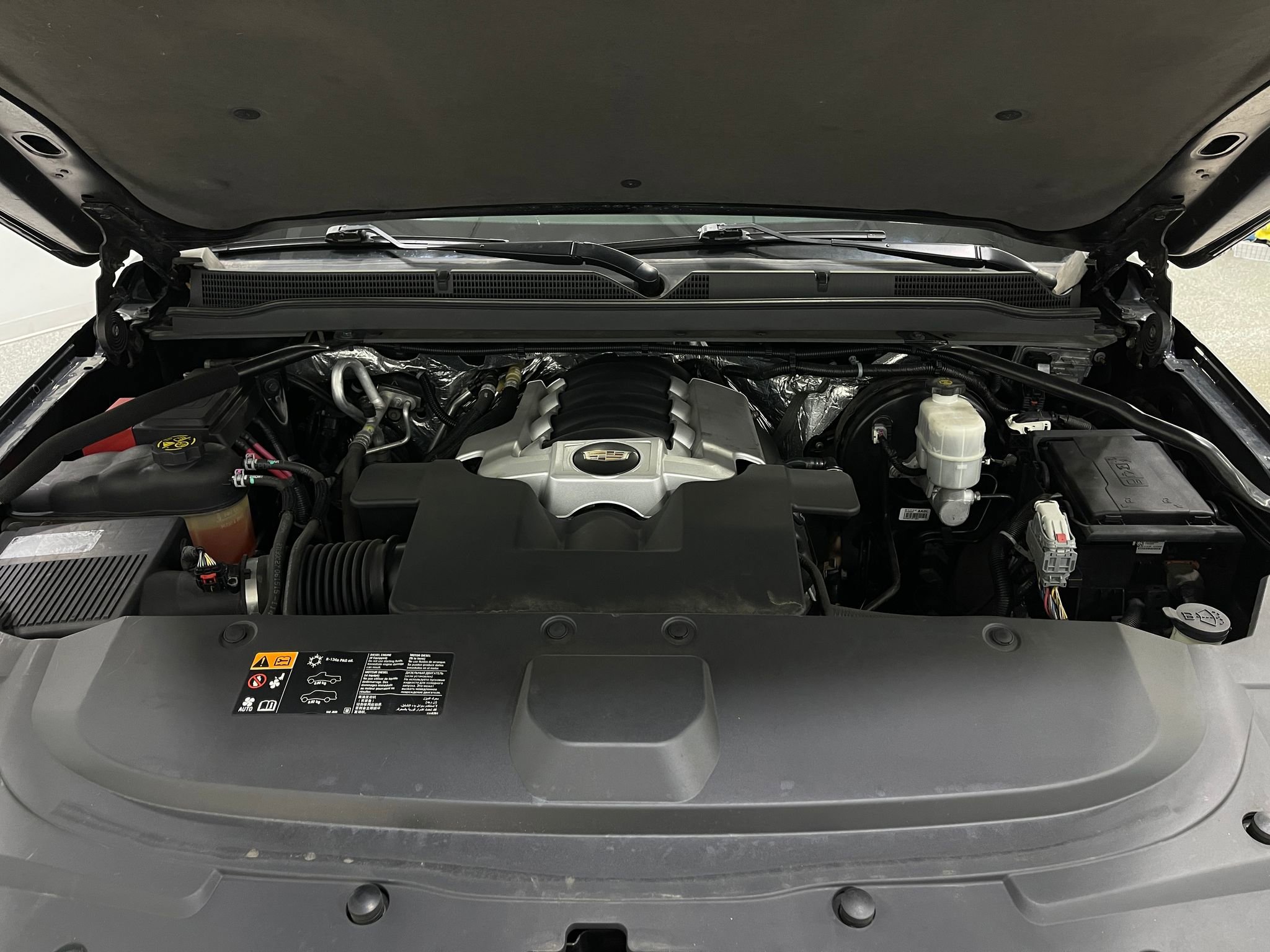 Used 2015 Cadillac Escalade ESV Platinum image 29