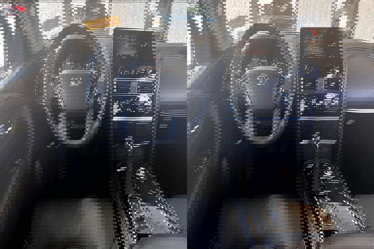 Used 2023 INFINITI QX80 Luxe w/ Cargo Package image 6