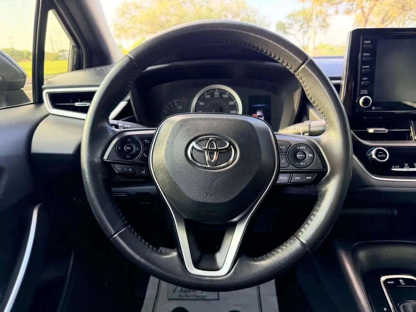Used 2022 Toyota Corolla SE FWD image 29