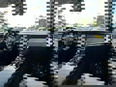 Certified 2024 Volvo S90 T8 Ultimate w/ Lounge Package image 10