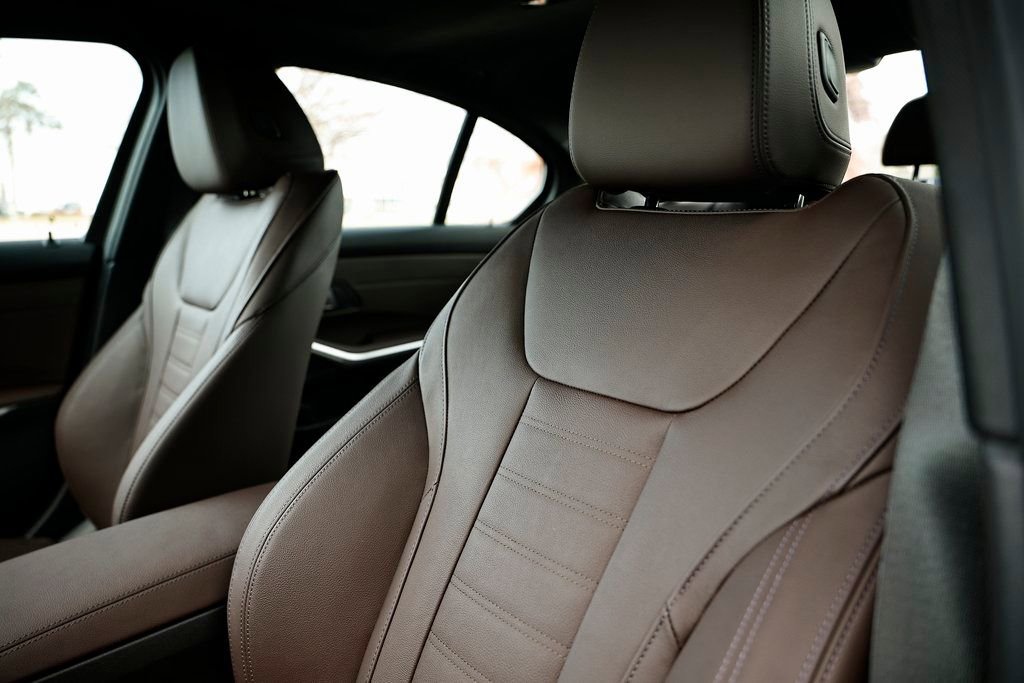 Used 2026 BMW 330i Sedan w/ M Sport Package image 21