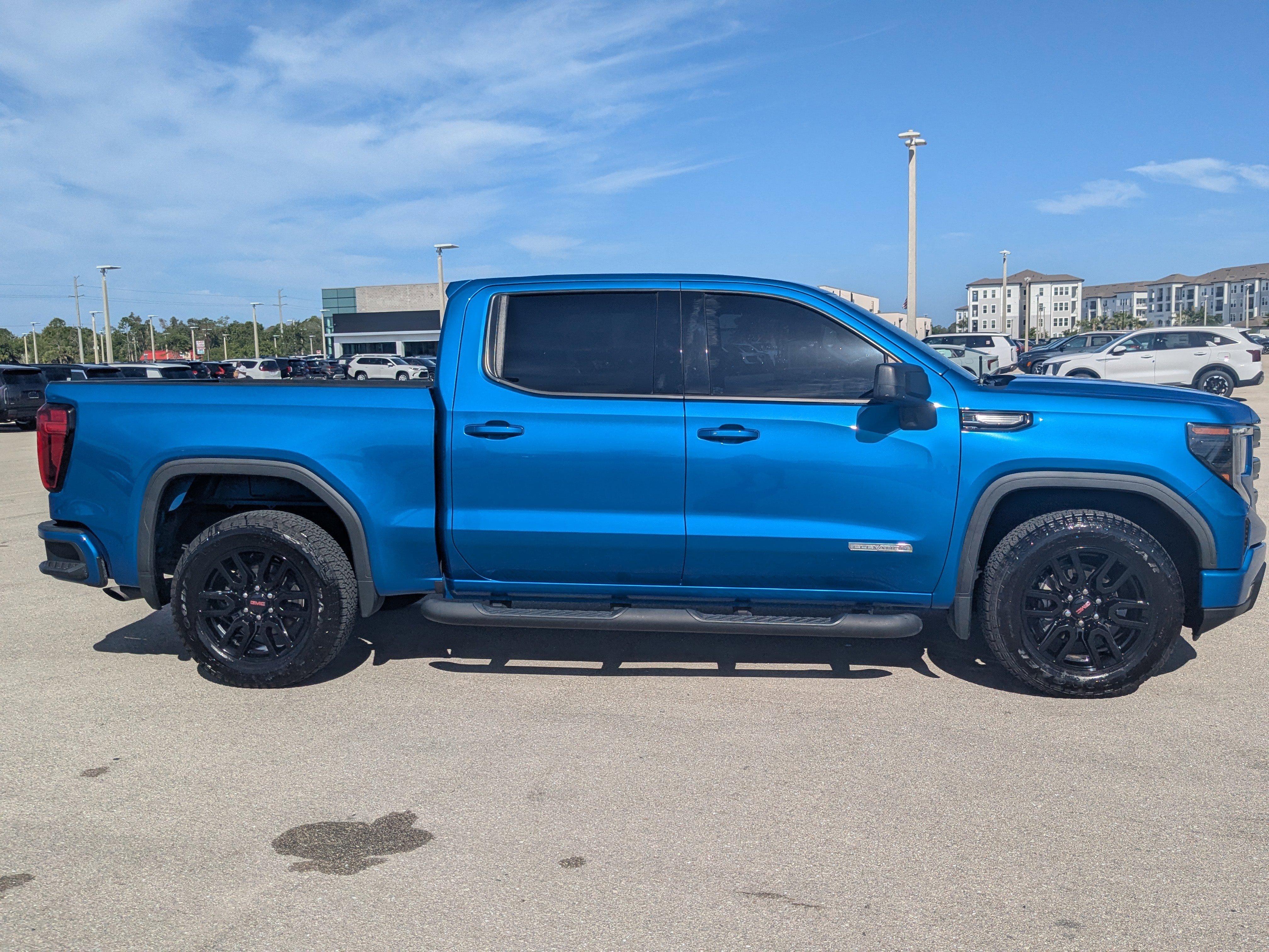 Used 2023 GMC Sierra 1500 Elevation RWD image 4