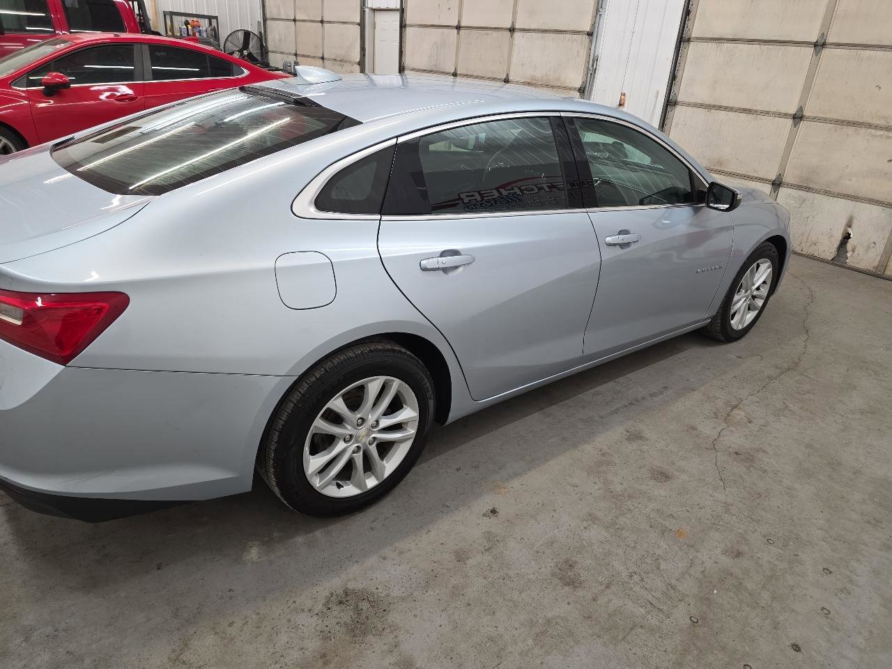 Used 2018 Chevrolet Malibu LT FWD image 19