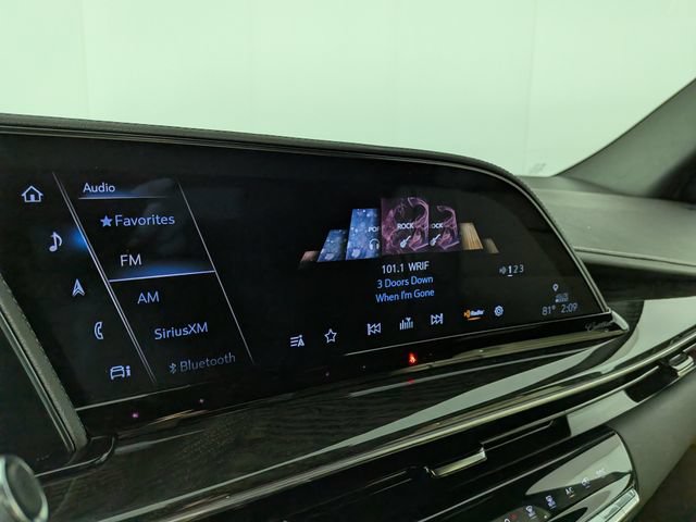 Certified 2024 Cadillac Escalade Premium Luxury AWD/4WD image 22