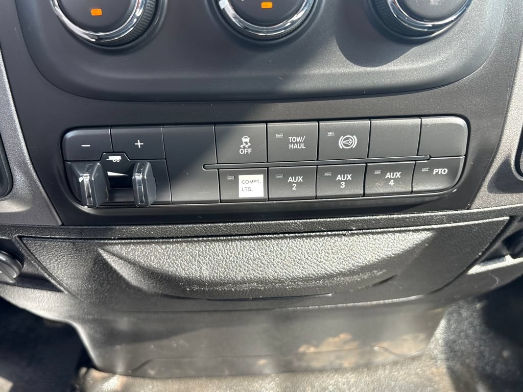 Used 2018 RAM 5500 Tradesman w/ Power & Remote Entry Group RWD image 21