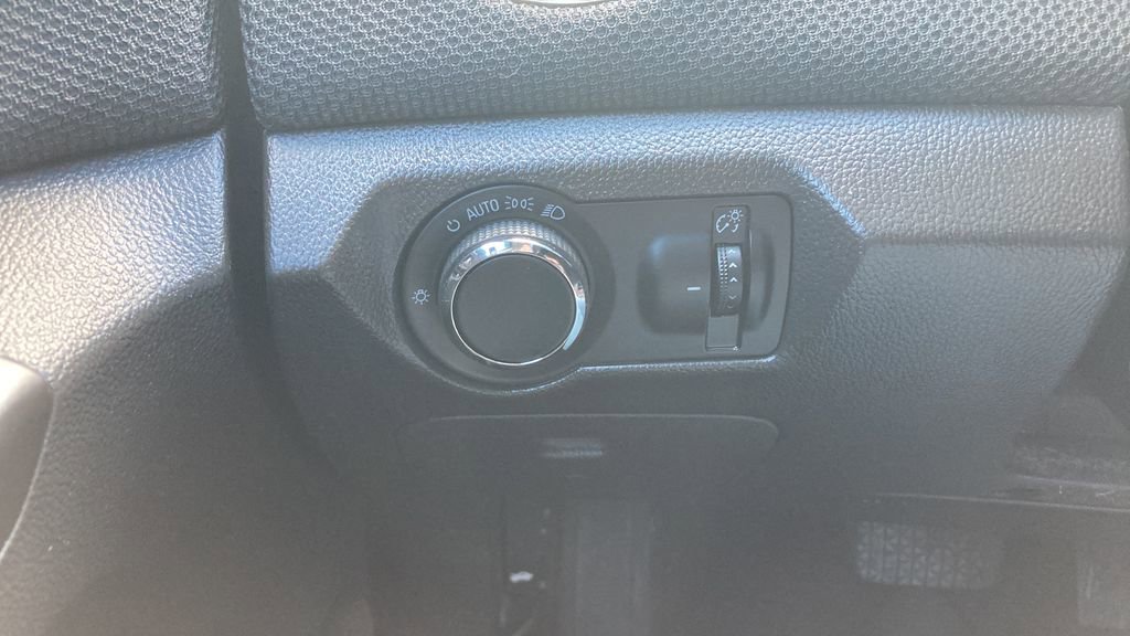 Used 2013 Chevrolet Cruze LT image 32