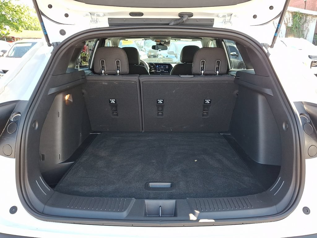 Used 2024 Chevrolet Trax RS FWD image 27