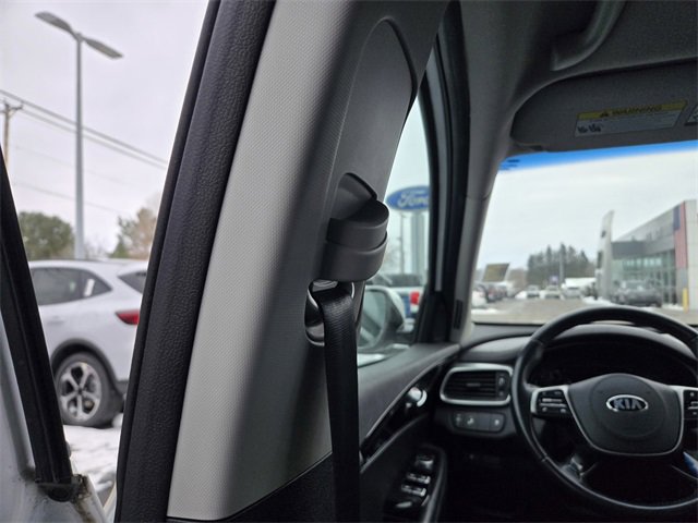 Used 2019 Kia Sorento LX w/ LX Convenience Package image 29