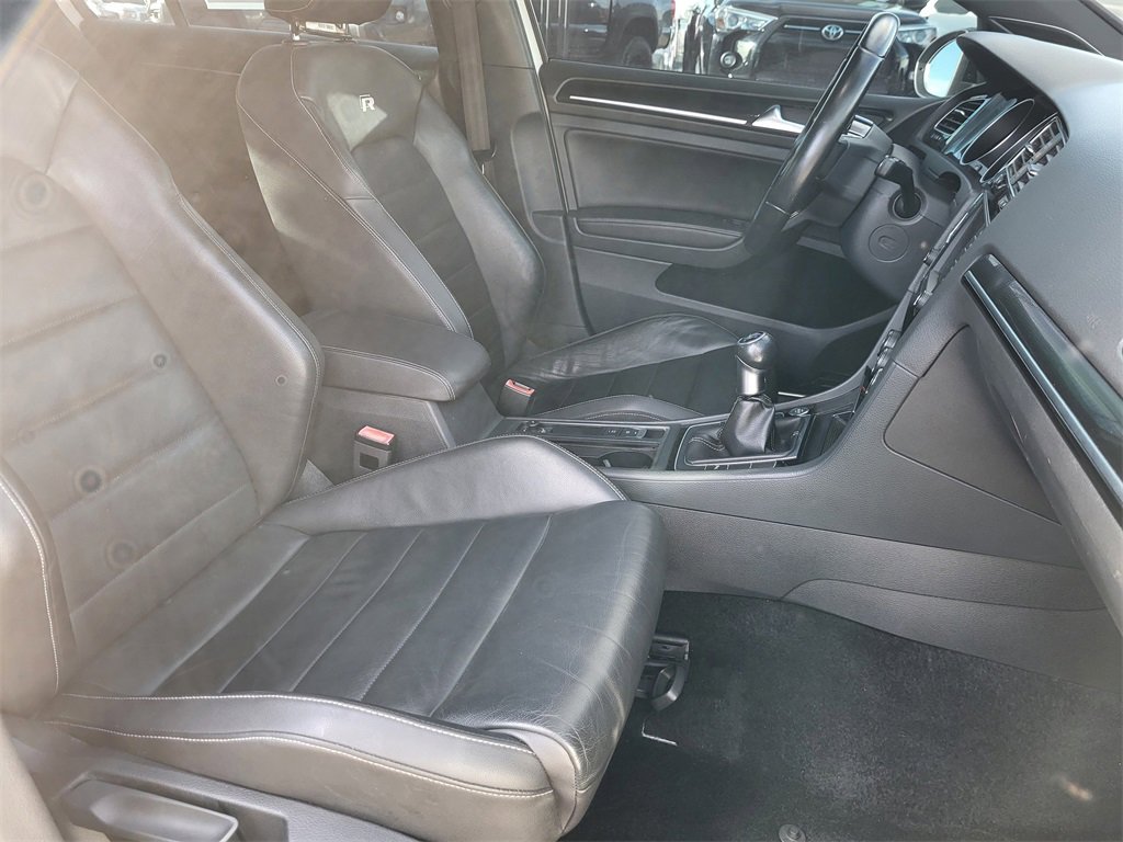 Used 2017 Volkswagen Golf R 4-Door image 22