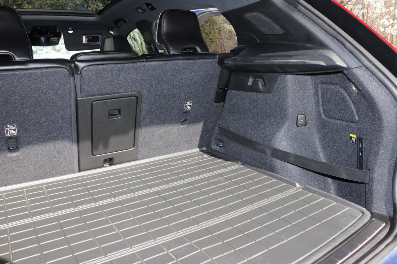 Used 2019 Volvo XC40 T5 R-Design image 7