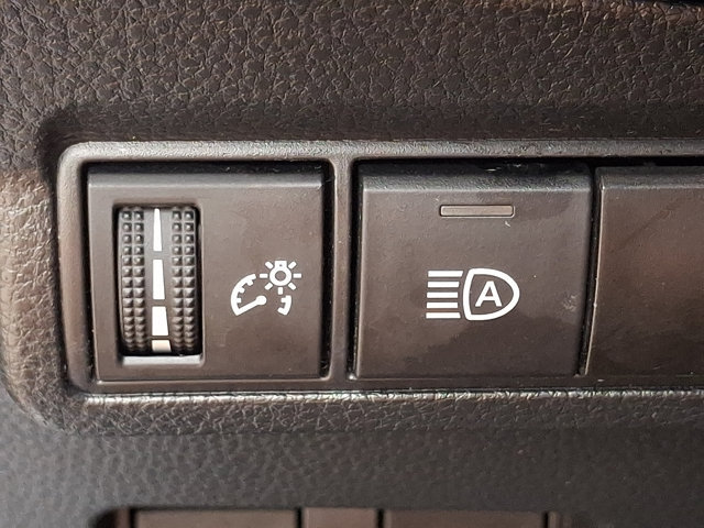 Used 2022 Toyota Corolla Cross XLE FWD image 25