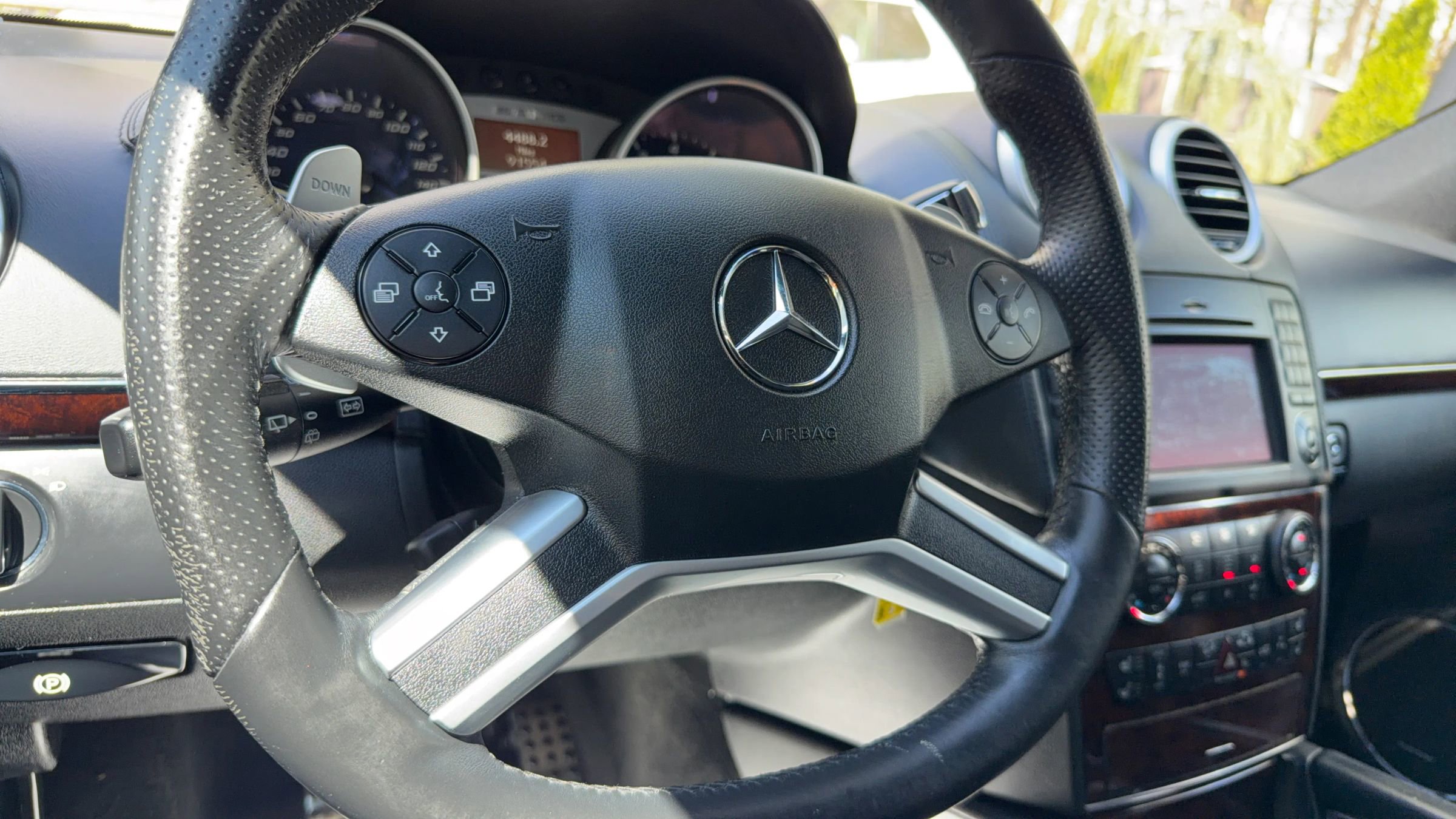 Used 2010 Mercedes-Benz ML 63 AMG 4MATIC image 29
