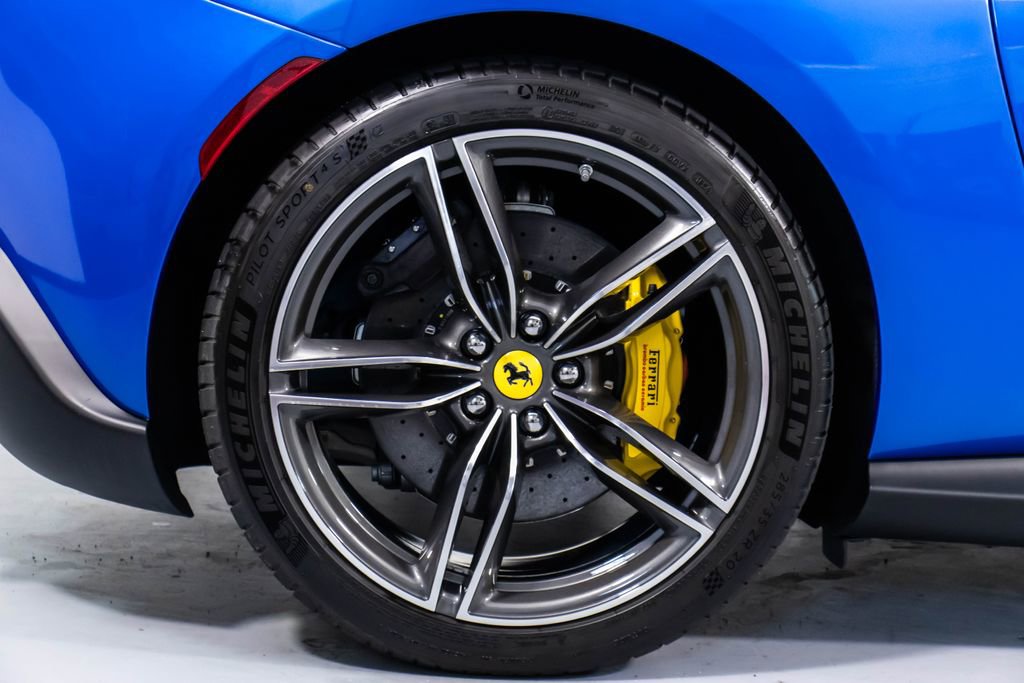 Certified 2025 Ferrari Roma Spider RWD image 62