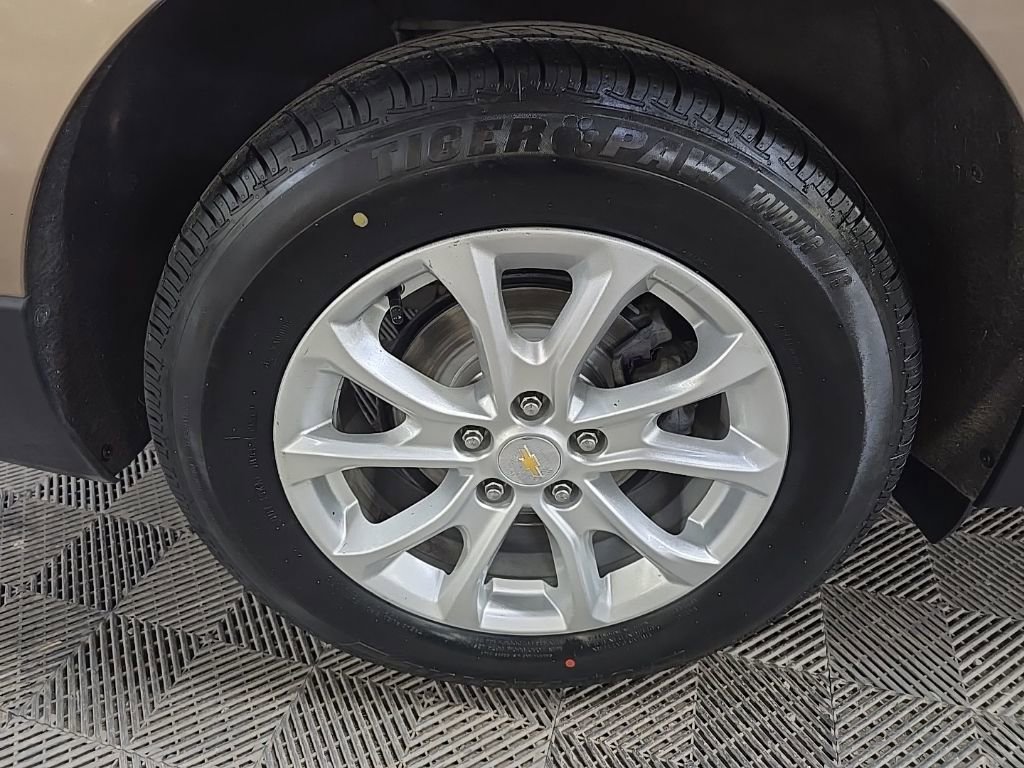 Used 2019 Chevrolet Equinox LS w/ LS Convenience Package image 9