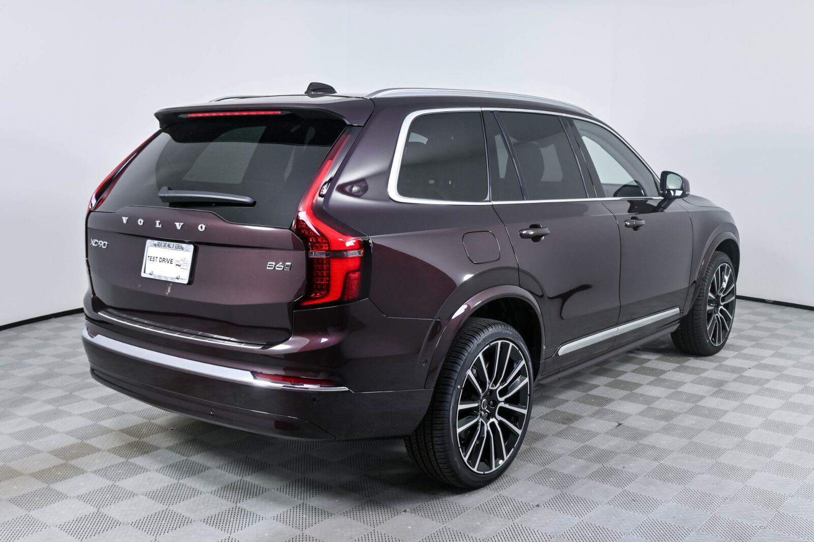 New 2026 Volvo XC90 B6 Plus w/ Protection Package Premier AWD/4WD image 28