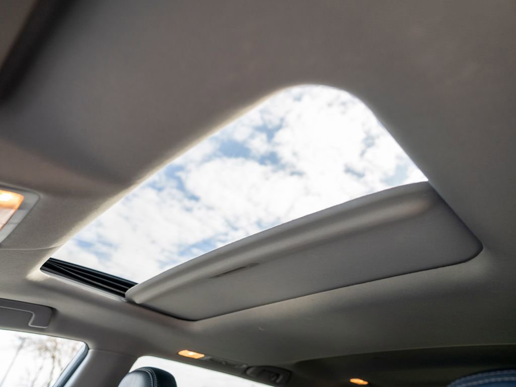 Used 2017 Toyota Highlander SE image 25