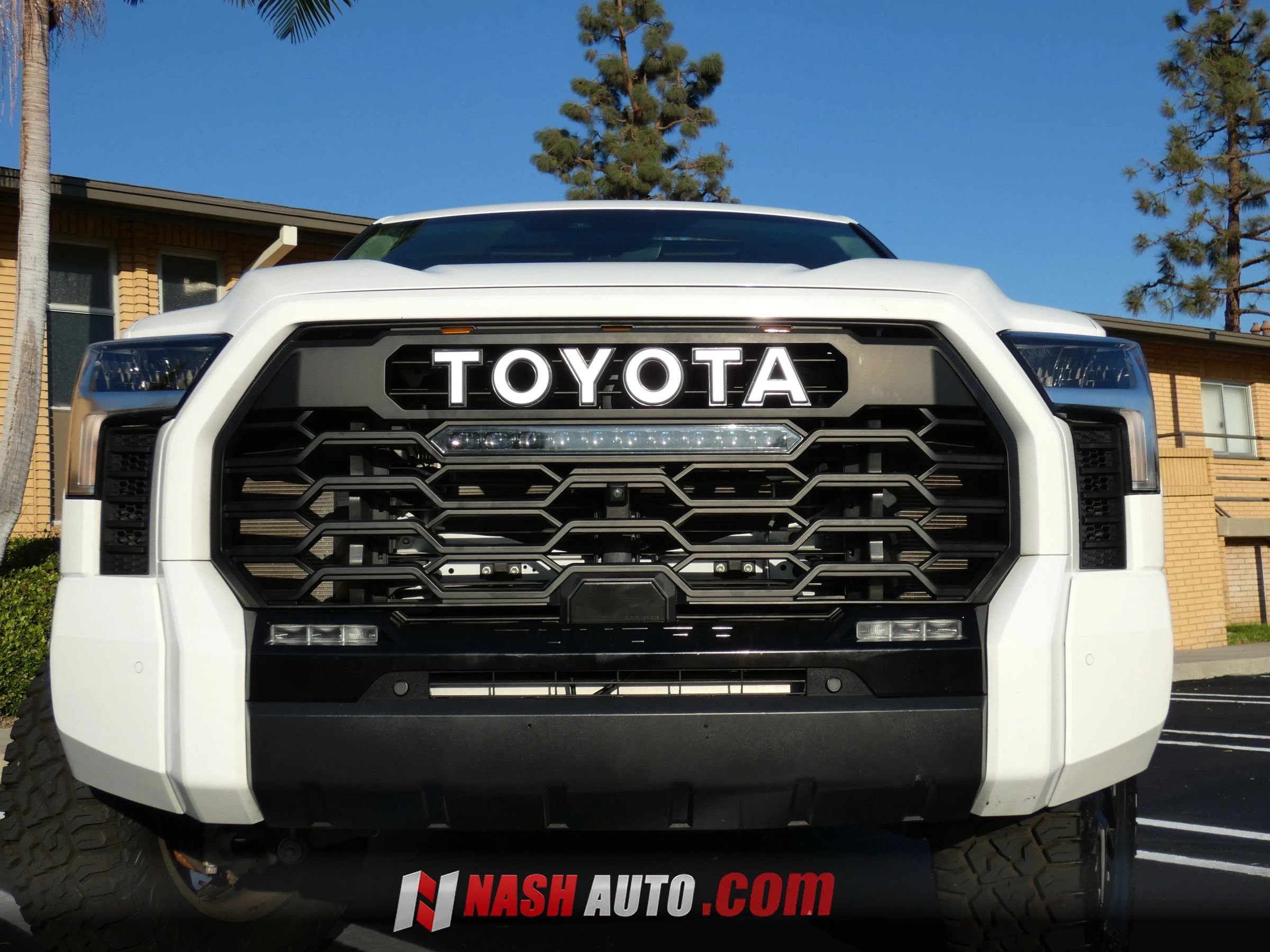 Used 2024 Toyota Tundra Limited AWD/4WD image 18