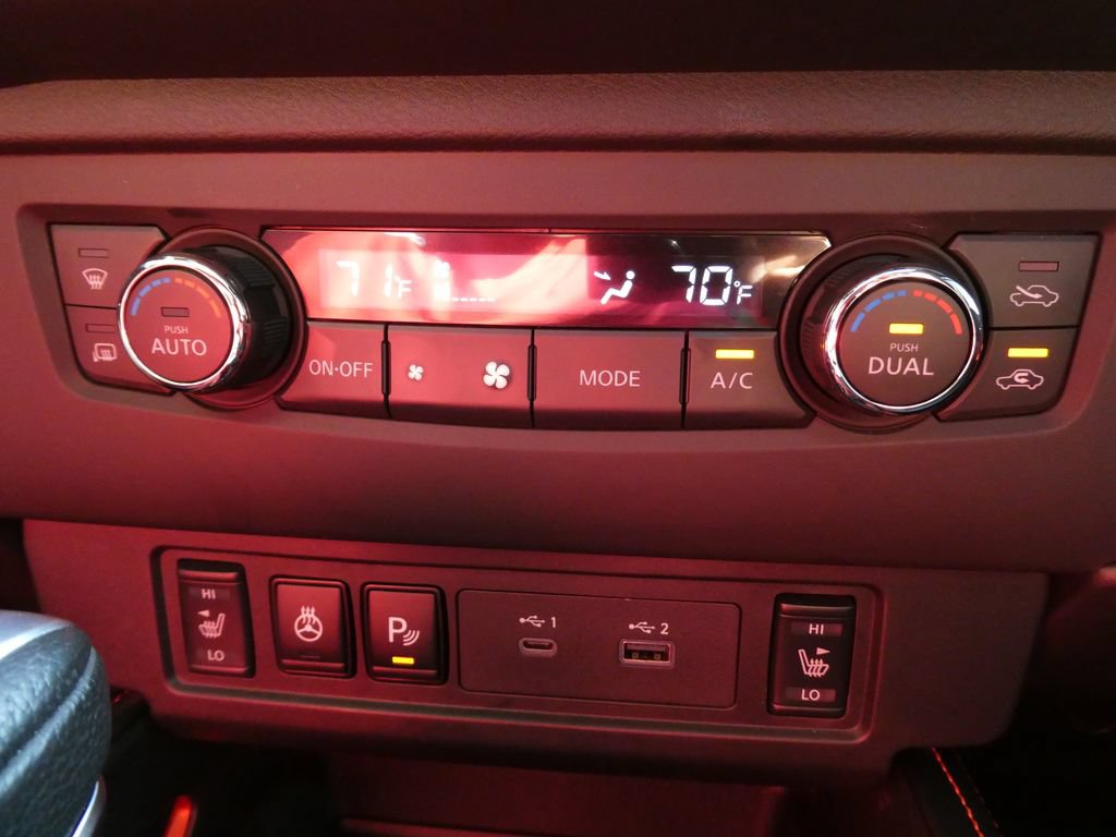 Used 2025 Nissan Frontier PRO-4X w/ Pro Premium Package AWD/4WD image 31