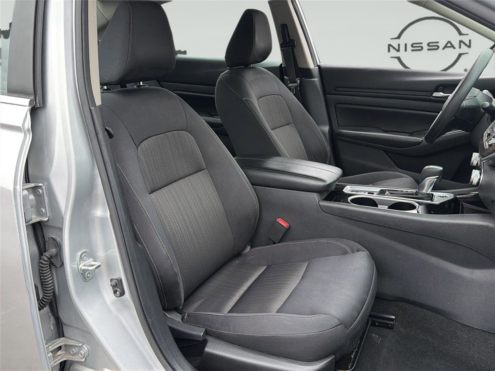 Used 2024 Nissan Altima 2.5 SV image 32