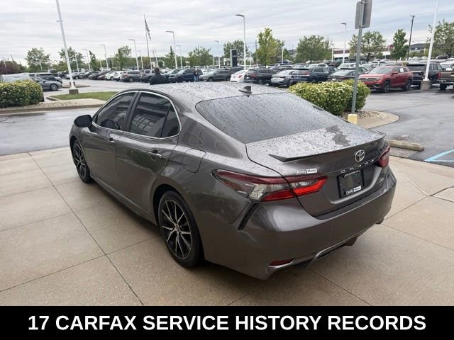Used 2022 Toyota Camry SE w/ Audio Upgrade Package FWD image 4