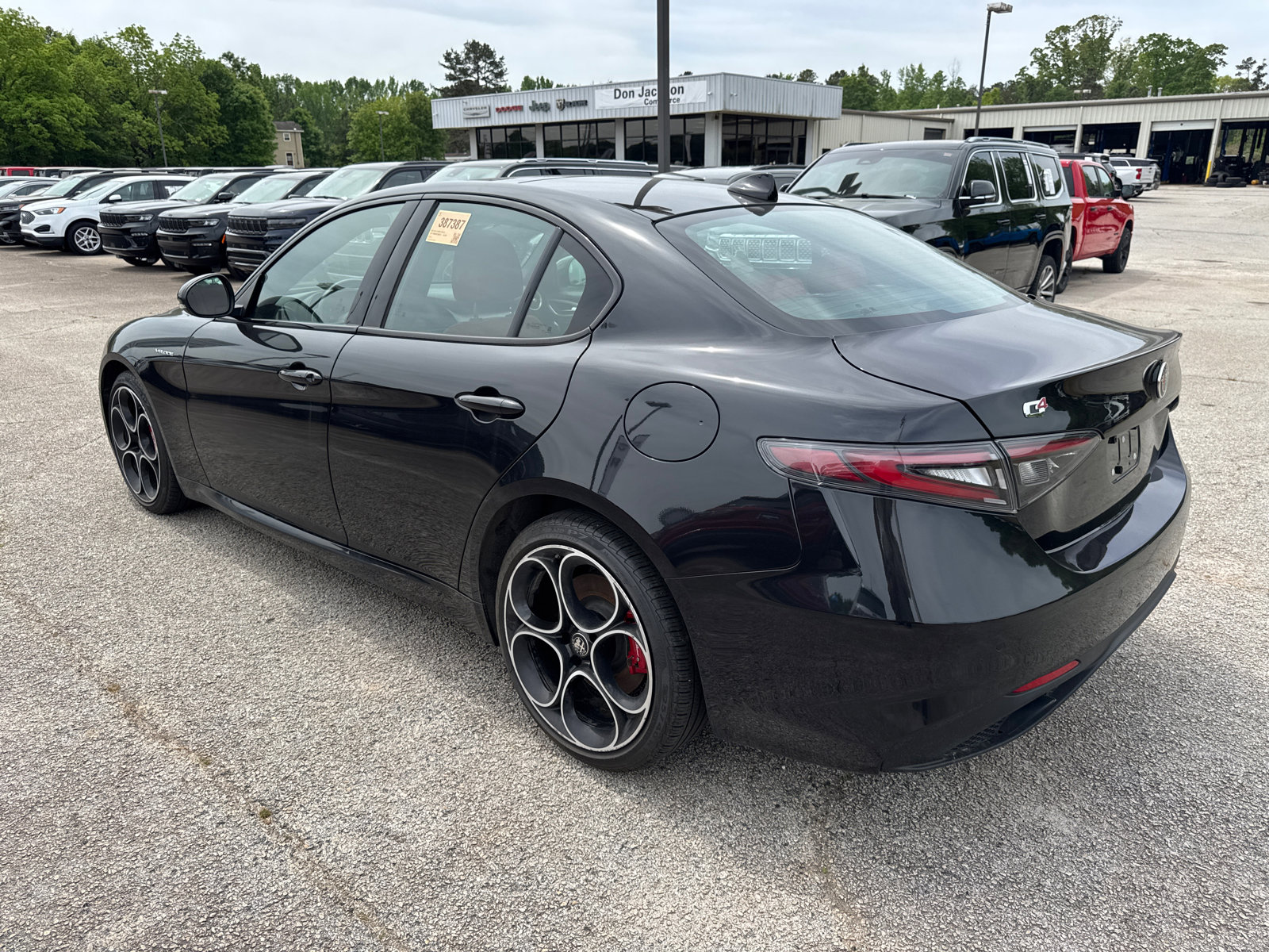 Used 2024 Alfa Romeo Giulia Veloce AWD/4WD image 7