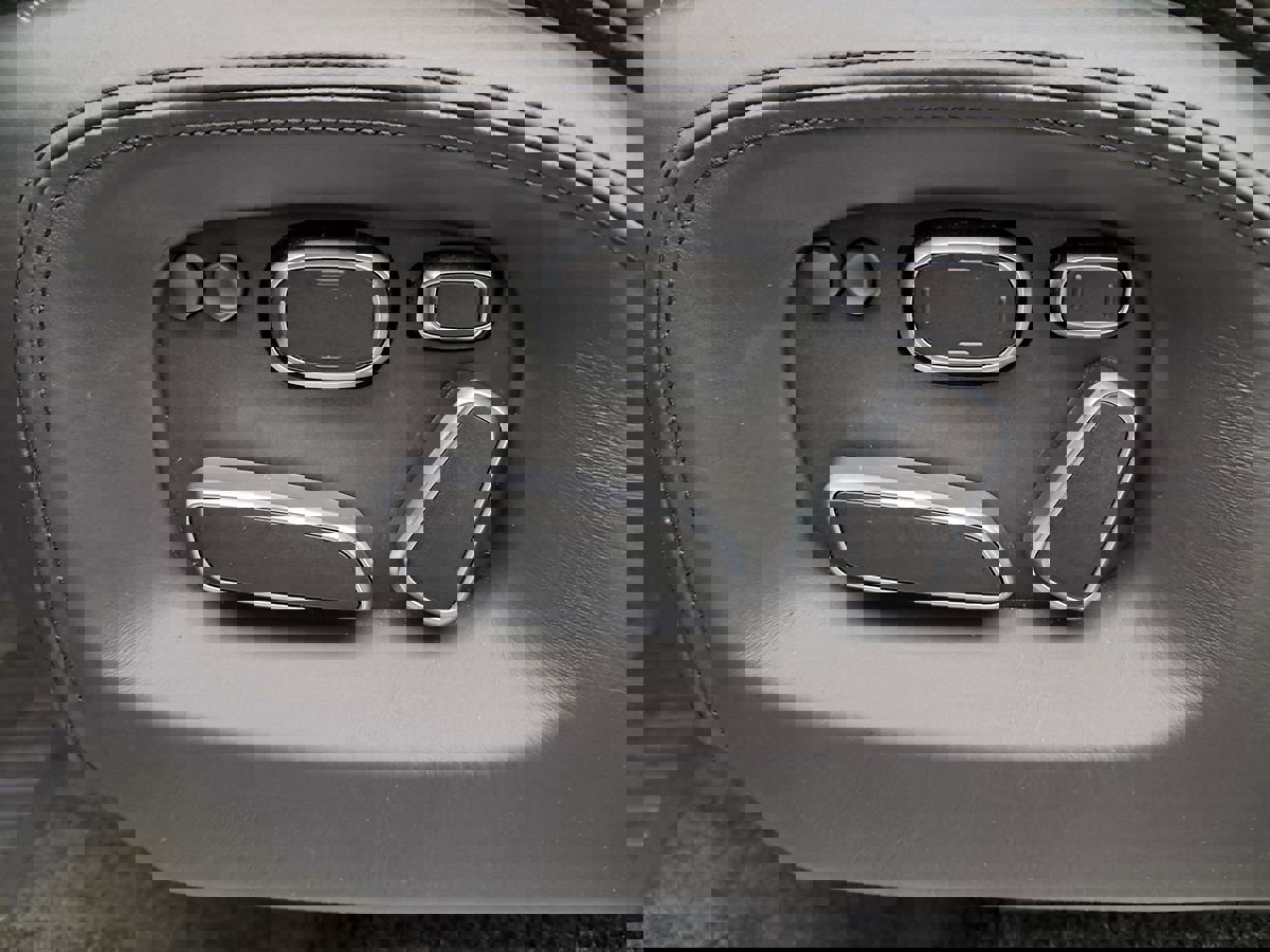 Used 2015 Land Rover Range Rover Long Wheelbase Autobiography image 11