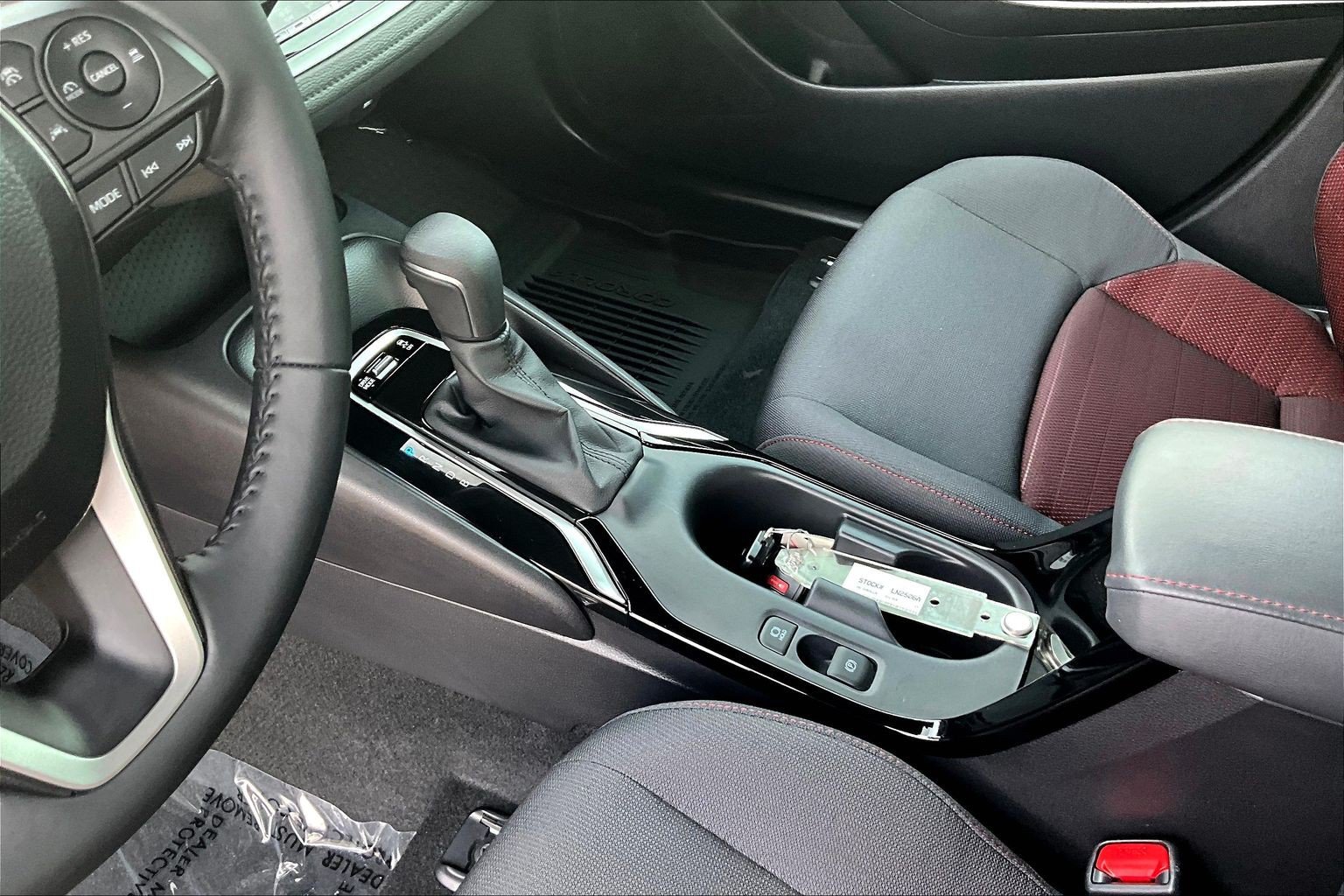 Used 2025 Toyota Corolla SE FWD image 14