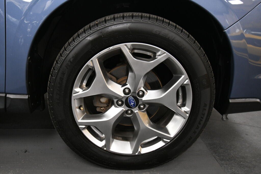 Used 2018 Subaru Forester 2.5i Touring w/ 50th Anniversary Edition AWD/4WD image 33