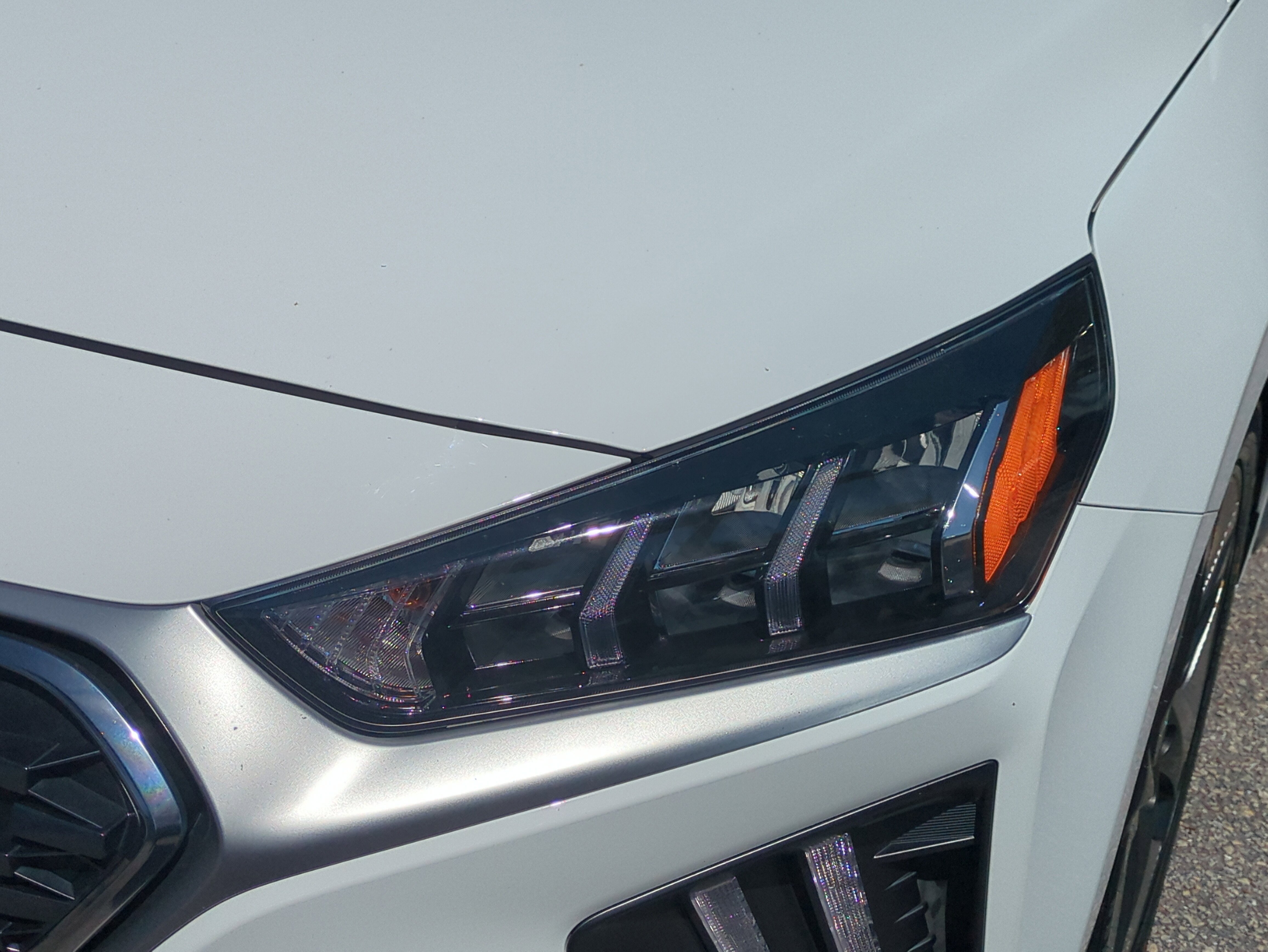 Used 2020 Hyundai Ioniq Limited image 10