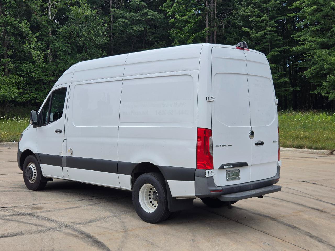 Used 2019 Freightliner Sprinter 144 RWD image 3