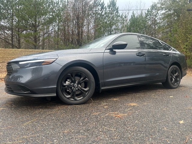 Used 2025 Honda Accord SE image 6