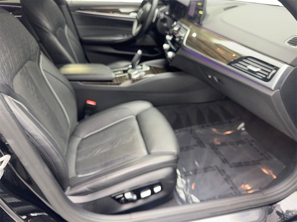 Used 2020 BMW M550i xDrive w/ Executive Package image 45