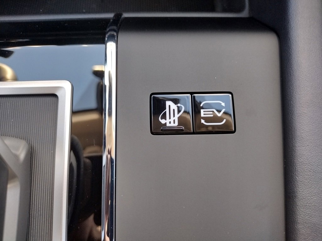 New 2025 Mitsubishi Outlander SE image 26