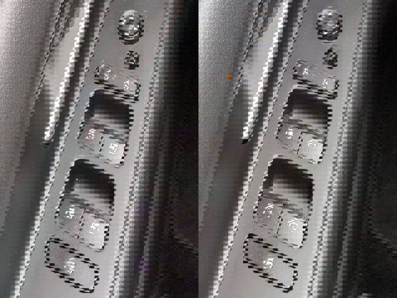 Certified 2024 Hyundai Elantra SEL image 21