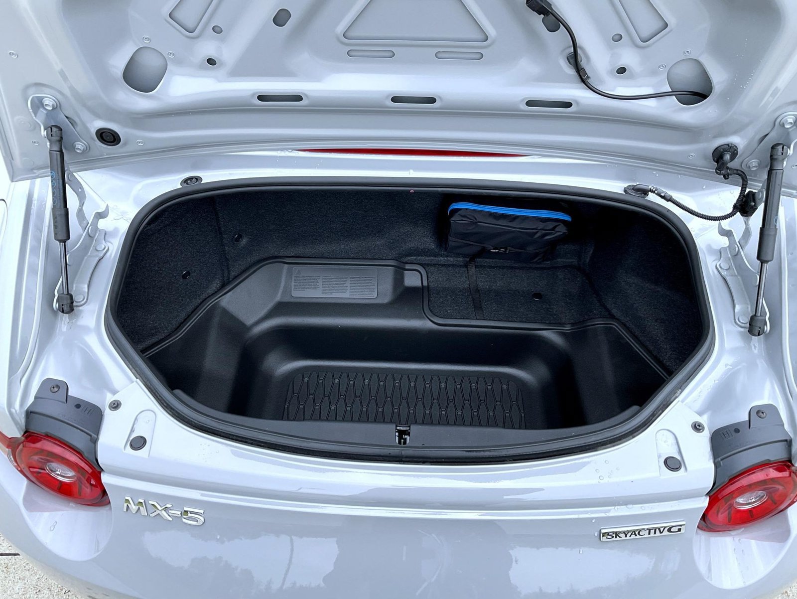 New 2026 MAZDA MX-5 Miata Club w/ Weather Package RWD image 10